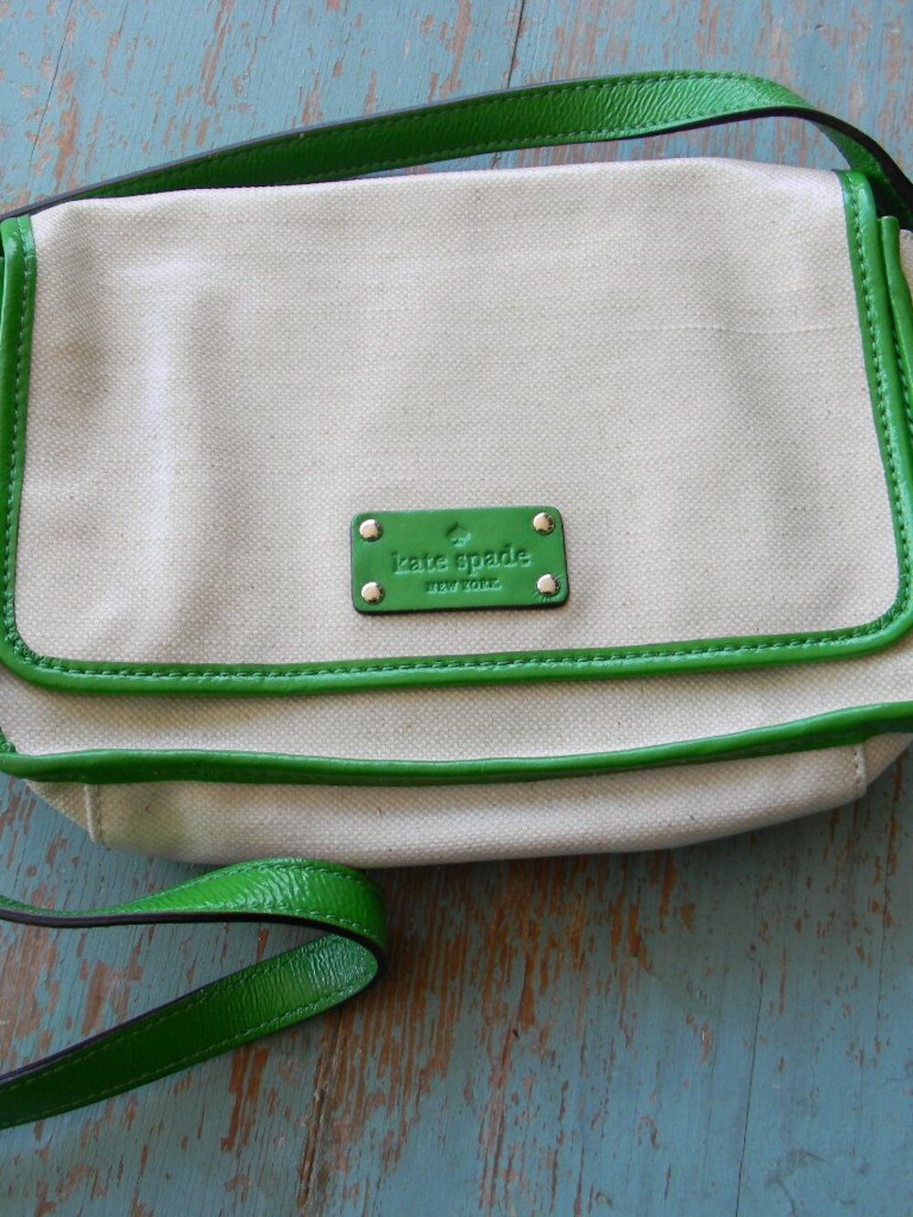 Kate Spade Fynn Natural/GREEN LEATHER FLAP MEDIUM CROSSBODY BAG **AS IS